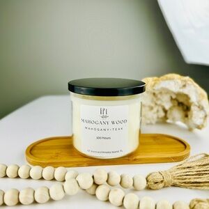 Mahogany Wood‎ 9oz Candle- with rich earthy notes of Teak and Mahogany
